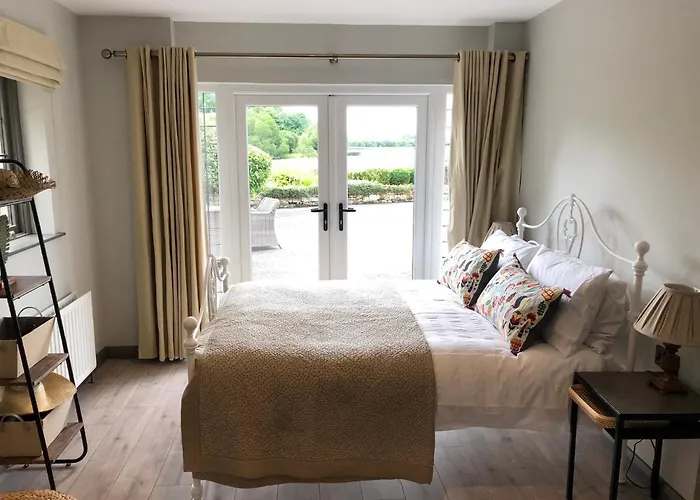 Ardhowen Bay Lakefront Holiday Accommodation